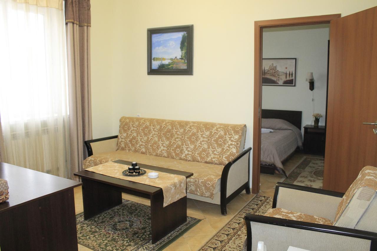 Hotel Vangogh Кызылорда Экстерьер фото