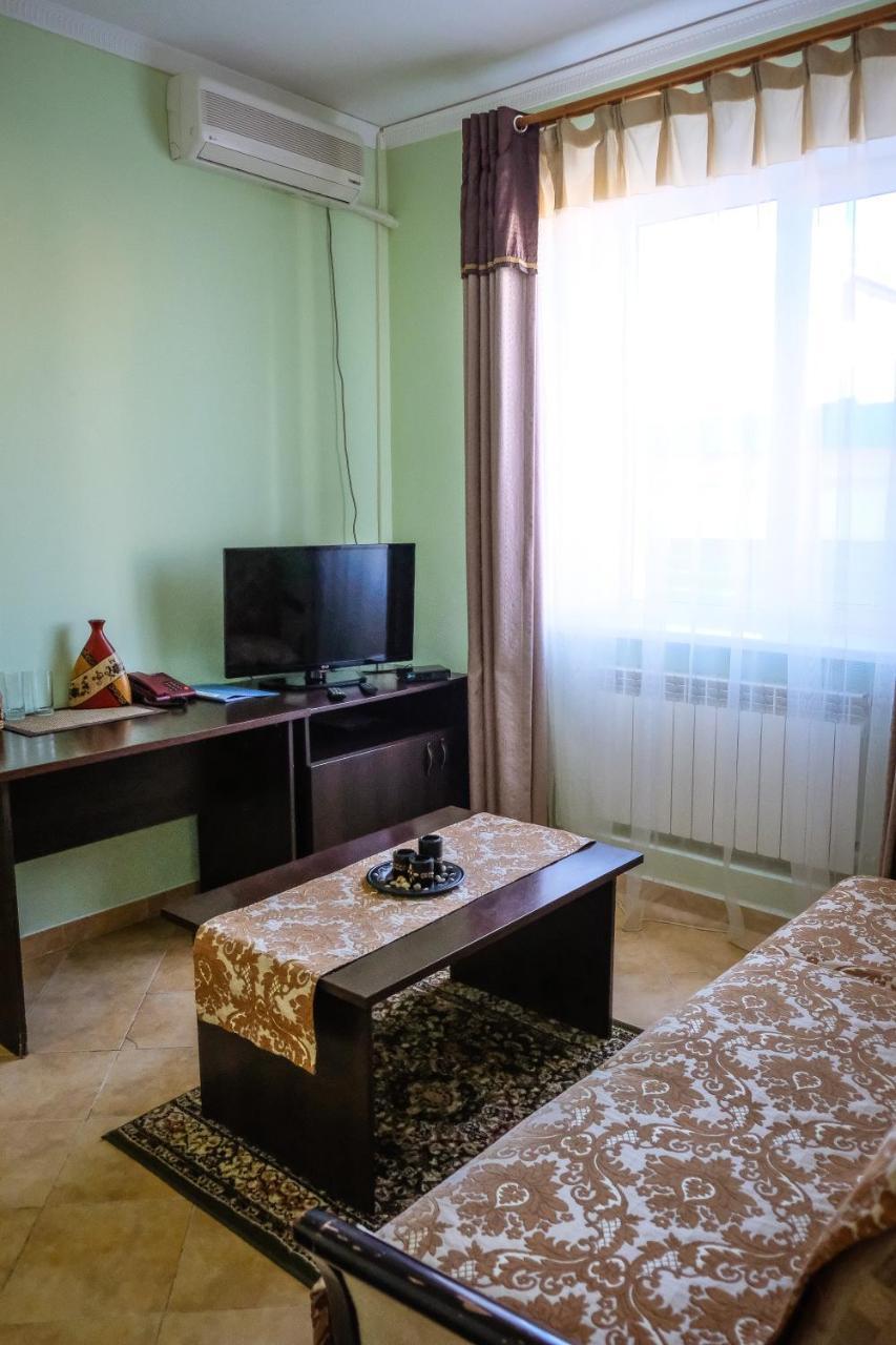 Hotel Vangogh Кызылорда Экстерьер фото