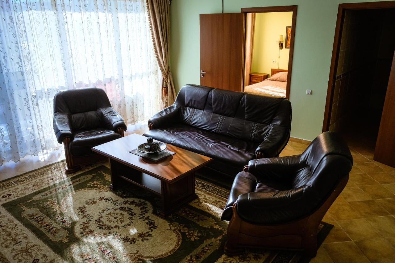 Hotel Vangogh Кызылорда Экстерьер фото